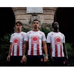Prima maglia ufficiale